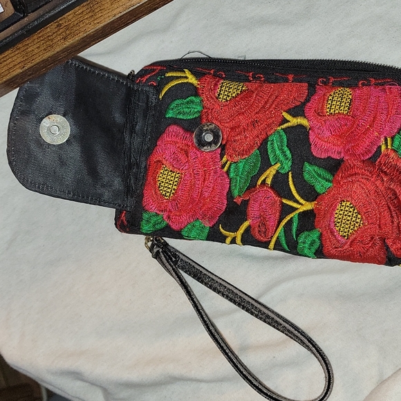 Embroidered Wallet - Picture 2 of 4